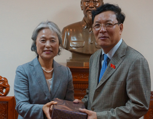 경주대학교 이순자 총장과 베트남 팜 부 루안 교육부 장관이 면담하고 있다. 경주대 제공