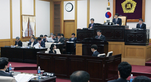 대구시의회 제230회 정례회 2차 본회의에서 시의원들이 시정질의와 5분 자유발언을 통해 각종 정책을 제안했다. 대구시의회 제공