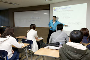 영남대 학생들이 삼성전자와의 협약을 통해 소프트웨어 전문 인력 육성을 목표로 개설한 SCSC 수업을 듣고 있다. 영남대 제공