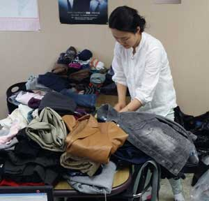 기부 모임 선우회는 필리핀 아동들에게 크리스마스 선물을 주려고 한 달 전부터 옷을 모아 기부를 준비했다. 선우회 제공