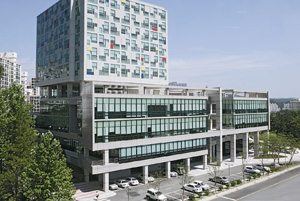 울산대 재단인 울산공업학원이 146억원을 지원해 준공된 국제관.