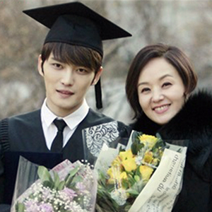스파이 김재중 배종옥 사진. 제이와이드컴퍼니