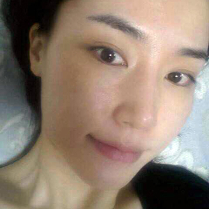 공현주 민낯 새해 인사 사진. 토비스미디어