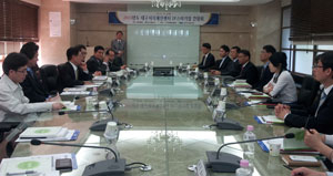 중소기업의 성장에서 지식재산의 역할이 커지면서 대구경북 중소기업이 지식재산을 확보하기 위한 지원책을 잘 활용해야 한다는 목소리가 높다. 한국지식재산평가거래센터 영남권지사와 대구상공회의소 지식재산센터는 지속적으로 지역 중소기업을 위한 설명회와 간담회를 열고 있다. 매일신문 DB