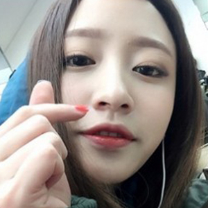 EXID 하니 데뷔 3주년 감사인사 사진. 하니 인스타그램