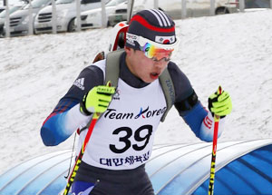 바이애슬론 남자 일반부 스프린트 10km에서 우승한 경북의 김용규.