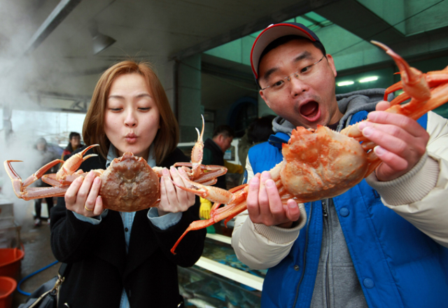 울진대게 축제에 온 관광객(사진=매일신문 D/B)