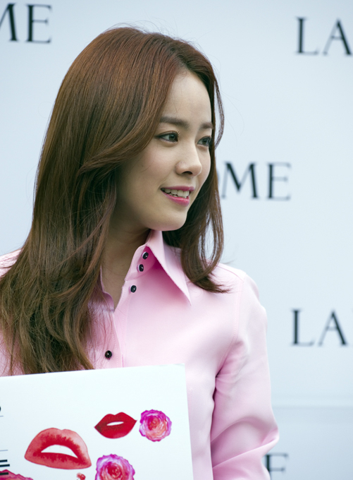 배우 한지민이 