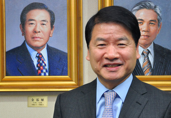 19일 퇴임하는 김동구 대구상의 회장은 