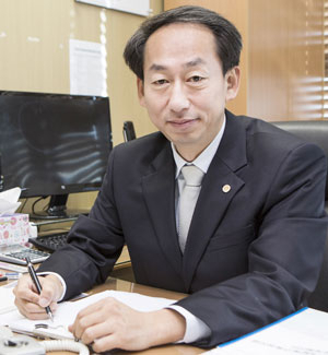 올해 1월 부임한 이강준 대구연구개발특구 본부장은 공공연구소 기술과 기업이 결합한 연구소기업을 더 늘리는데 힘쓰겠다고 말했다.