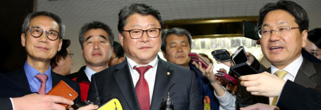 공무원연금 개혁을 위한 대타협기구 공동위원장인 새누리당 조원진 의원