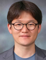 장은길 경북대사대부고 교사. 경북대 영어교육과 졸업. 전국연합학력평가 출제위원. YBM교과서 