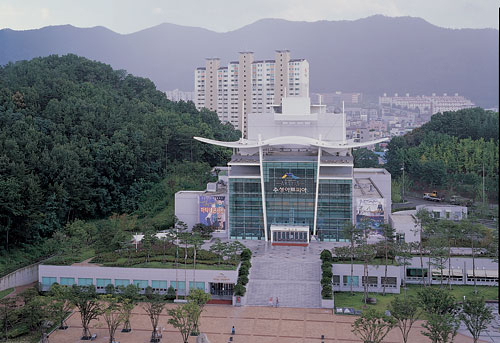 수성아트피아 건물 전경. 수성아트피아 제공