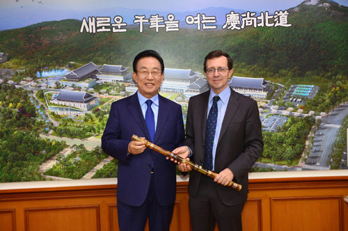 김관용 경북도지사는 지난달 31일 
