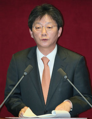 새누리당 유승민 원내대표가 8일 국회 본회의에서 교섭단체 대표연설을 하고 있다. 연합뉴스