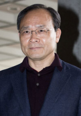 비자금 의혹을 받고 있는 성완종 전 경남기업 회장이 3일 오전 서울 서초구 서울중앙지검에 피의자 신분으로 출석하고 있다. 성 전 회장은 사기, 횡령과 1조원대 분식회계로 인한 자본시장법 위반혐의 등을 받고 있다. 연합뉴스