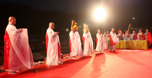 2014 점등법요식 장면. 축제준비위원회 제공
