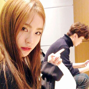 신지수·윤현상 사진. 신지수 인스타그램