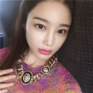사진. 이사강 인스타그램