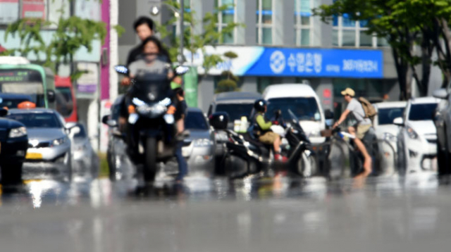사진 27일 현재 대구와 경북 16개 시군에 폭염주의보가 발효 중이다. 매일신문 D/B
