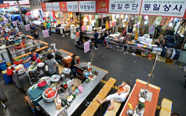 대구에도 메르스 확진 환자가 발생해 불안심리가 확산되고 있는 가운데 16일 오후 대구 서문시장이 시민들의 발길이 뚝 끊겨 한산한 모습을 보이고 있다. 김영진 기자 kyjmaeil@msnet.co.kr