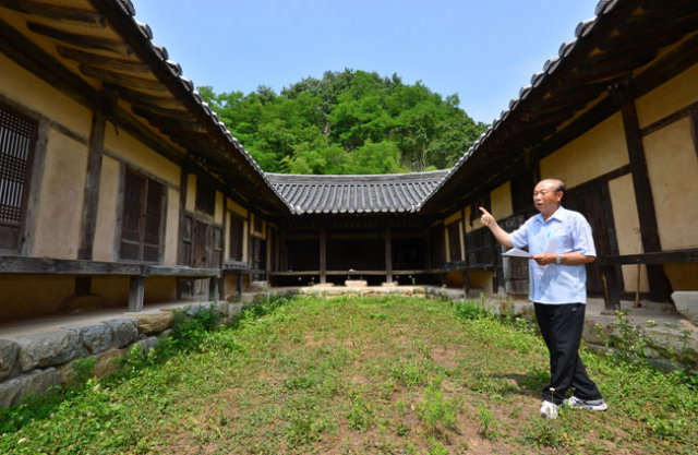 성산 여씨 하회댁. 경상북도 문화재자료 제388호로 지정된 성산 여씨 문중의 대표 건축물. 독립운동가 여환옥의 생가로 감천이 태극형상을 이루며 돌아나가며 천하의 명당으로 불리는 기를마을에 위치하고 있다. 정운철 기자 woon@msnet.co.kr