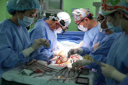 안동병원 흉부외과가 뛰어난 의료진과 전용수술실, 첨단 의료 장비 등을 바탕으로 고난이도 심장수술에 잇따라 성공하고 있다. 안동병원 제공