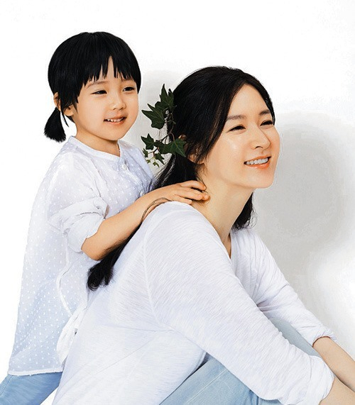사진. 그룹 에이트 제공