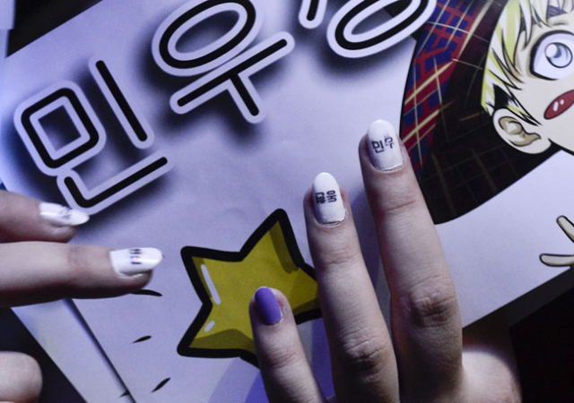 K-POP 커버댄스 경연대회에서 한 열혈 팬의 손톱에 한국 아이돌 이름이 한글로 적혀 있다. 우태욱 기자 woo@msnet.co.kr