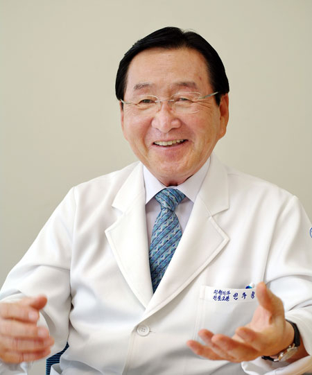 이달 23일 (사)메디시티대구협의회 초대회장직에서 물러난 인주철 근로복지공단 대구병원 진료고문은 메디시티 대구 발전을 위한 지자체와 지역 의료인의 협력을 주문했다.