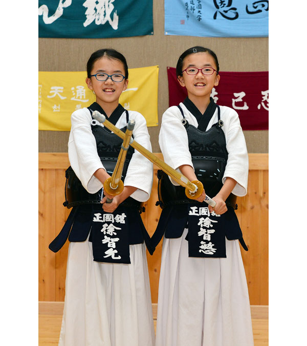 쌍둥이 자매 검객인 서지민