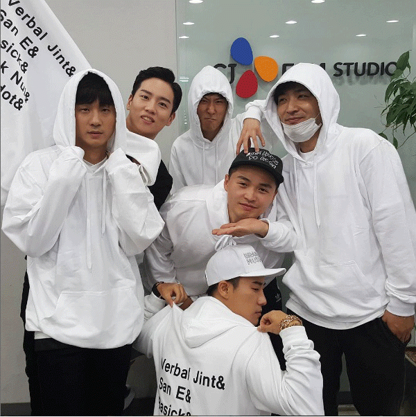 사진. 산이 인스타그램