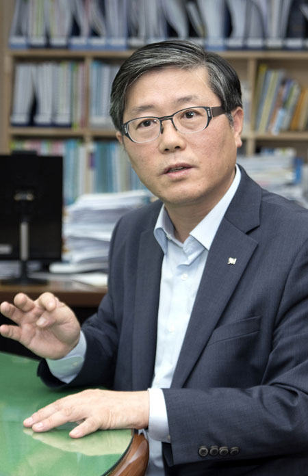 ▶인터뷰 (33)변창흠 사장은 ▷1965년 경북 의성군 안계면 위양리 출생 ▷의성 안계초