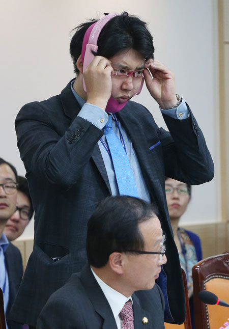 새누리당 김제식 의원이 10일 국회 보건복지위원회의 보건복지부에 대한 국정감사에서 