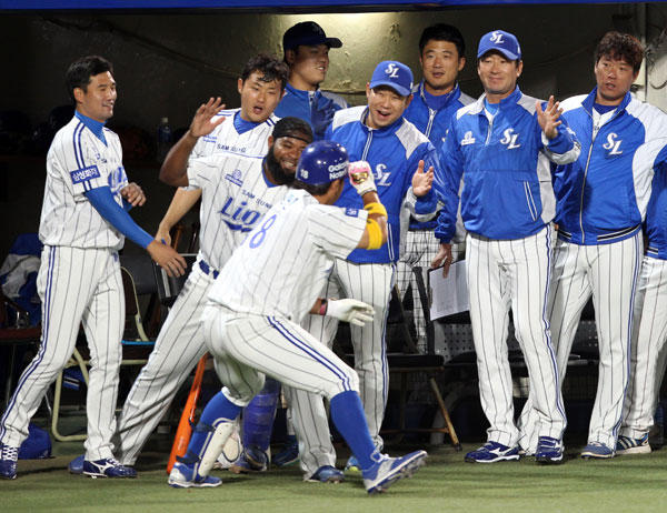 15일 대구시민야구장에서 열린 삼성 라이온즈와 SK 와이번스의 경기에서 삼성 5번 타자 박석민이 1회말 2사 1