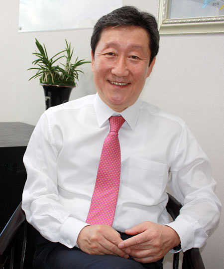 메디시티대구협의회 차순도(62) 신임회장은 대구의료관광진흥원장직을 겸한 만큼 양 기관이 대구 의료산업 발전의 조력자가 될 수 있도록 노력하겠다고 말했다.