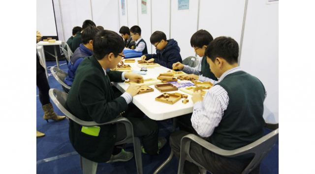 학생과 시민들이 참여하는 과학 체험부스. 대전시 제공