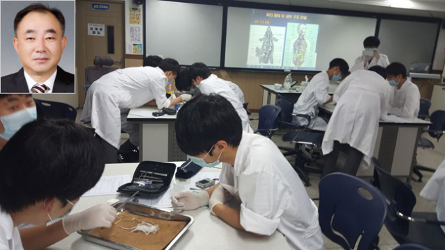 경신고는 실험과 실습이 중심이 된 방과후학교 프로그램과 같이 깊이 있는 전문교과 수업 등 수준 높은 교육과정을 운영해 
