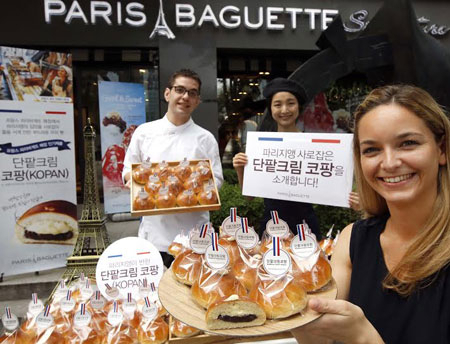 파리바게트가 프랑스에 이어 국내 출시한 한류빵 코팡(KOPAN)이 20일 판매량 200만 개를 돌파했다. 파리바게트 제공