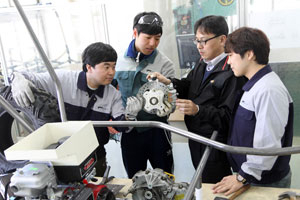 영남이공대 기계공학과가 4년제 대학들과 차별화한 전공심화과정 교육으로 주목받고 있다. 영남이공대 제공