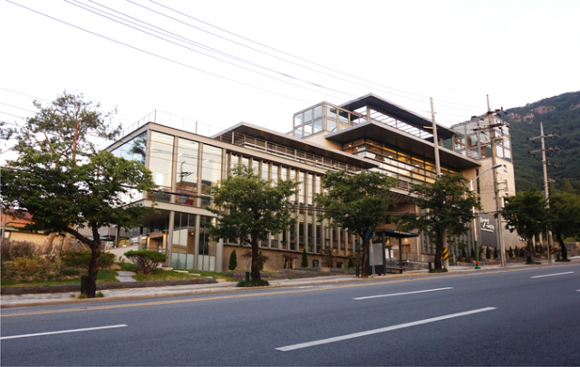 제24회 대구시 건축상 대상을 받은 남대영기념관은 누구나 쉽게 찾을 수 있는 개방성과 편리성, 쾌적함을 갖추기 위해 설계된 것이 특징이다. 대구시 제공