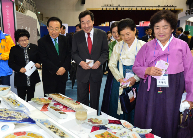 경북도와 전남도는 13일 남도음식문화축제에서 국가 예산 확보를 위한 협력 방안을 논의했다. 경북도 제공