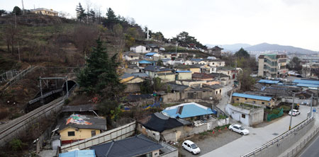 칠곡군 시책개발기획단이 호국평화 광장으로 조성할 것을 제안한 왜관읍 석전4리 