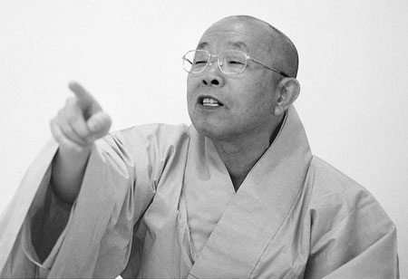 법전 대종사 추모 법회가 12일 도림사에서 열린다. 사진은 도림사 전경과 법전 스님.
