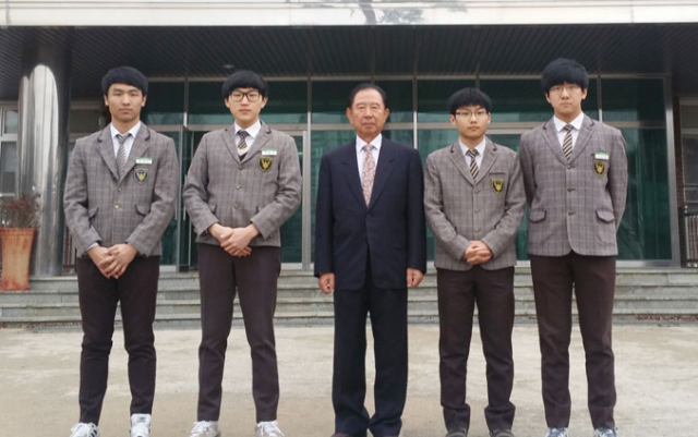 2016학년도 수시모집에 대영고가 4명의 서울대 합격자를 배출했다.왼쪽부터 이강산