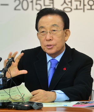 김관용 경북도지사는 21일 내년에는 충청권