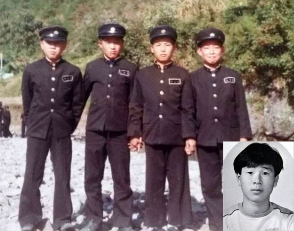 사진 왼쪽 첫 번째가 고 박무택 씨이며, 세 번째가 초