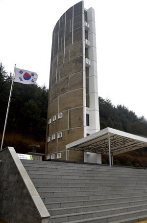 대구 남구 앞산순환로에 있는 충혼탑이 호국공원으로 거듭날 전망이다. 매일신문 DB