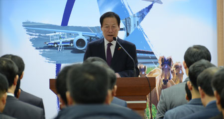 김영석 영천시장은 시무식에서 미래 먹거리산업 육성으로 신성장 동력을 창출하겠다고 밝혔다. 영천시 제공