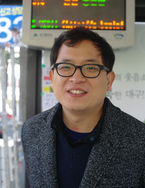 (주)두현ITS 윤현석 대표는 실시간 버스 운행정보를 제공하는 지능형교통시스템 분야의 경북 대표 기업인이다.